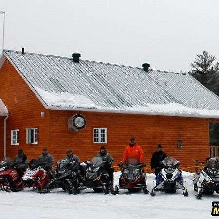 Auberge La Taniere Tadoussac Exterior photo