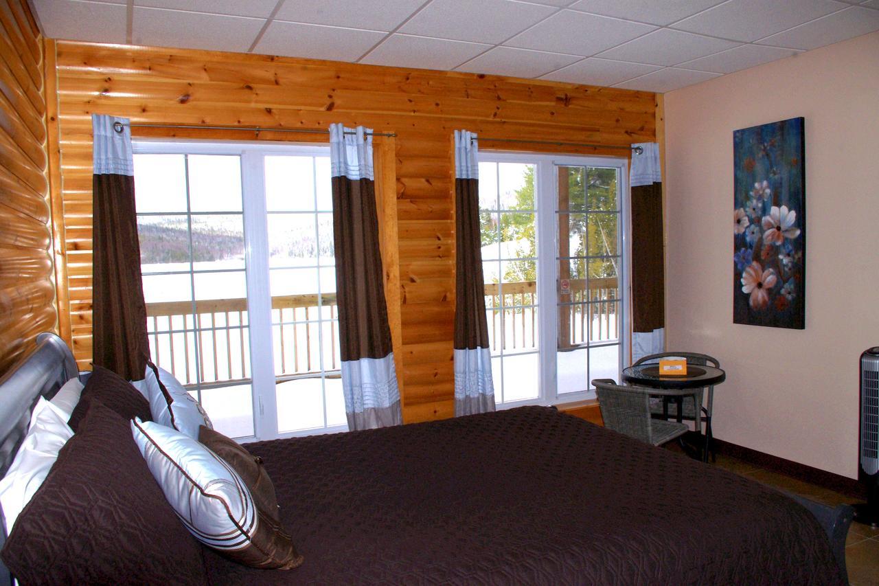 Auberge La Taniere Tadoussac Exterior photo