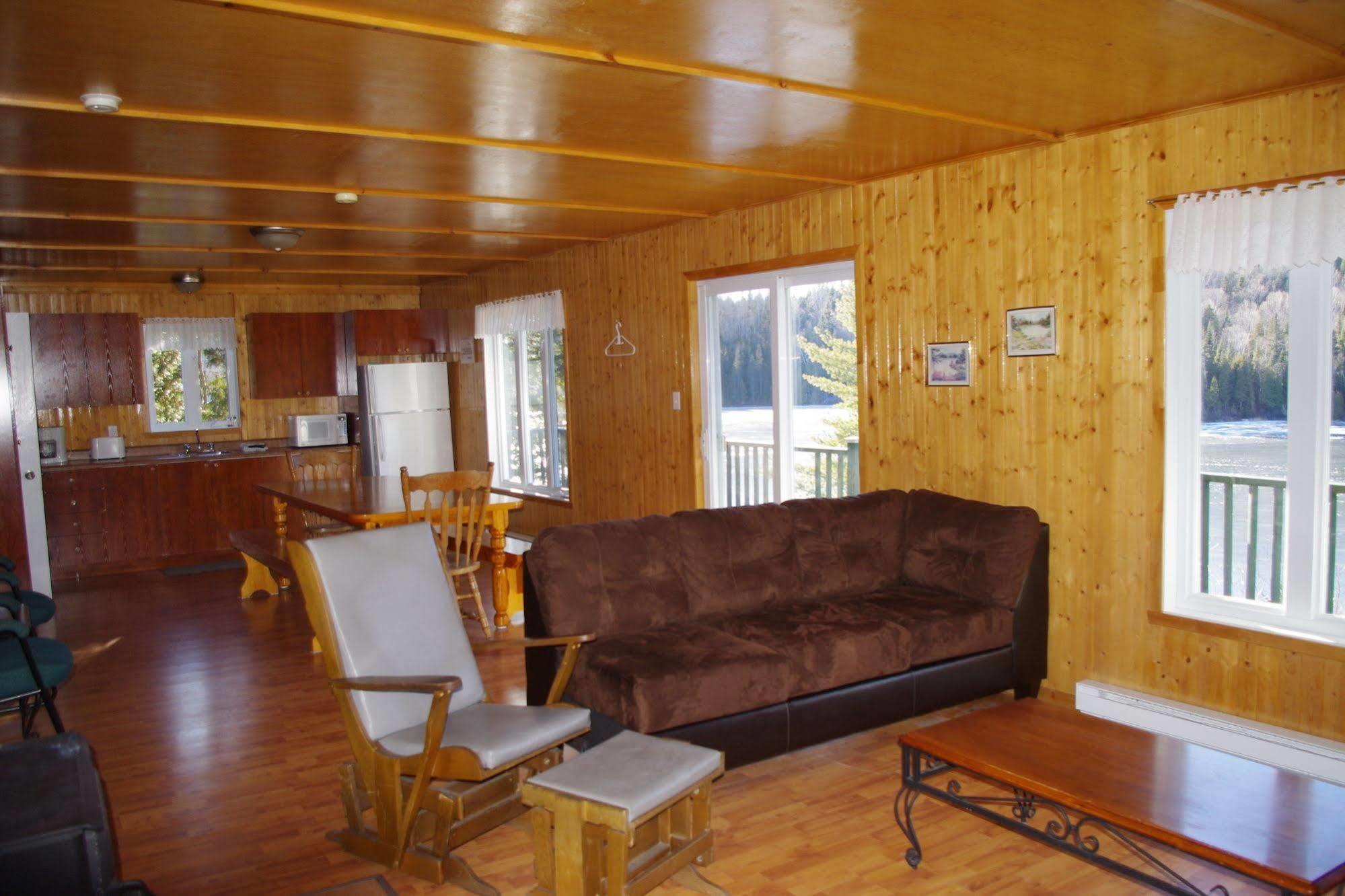 Auberge La Taniere Tadoussac Exterior photo